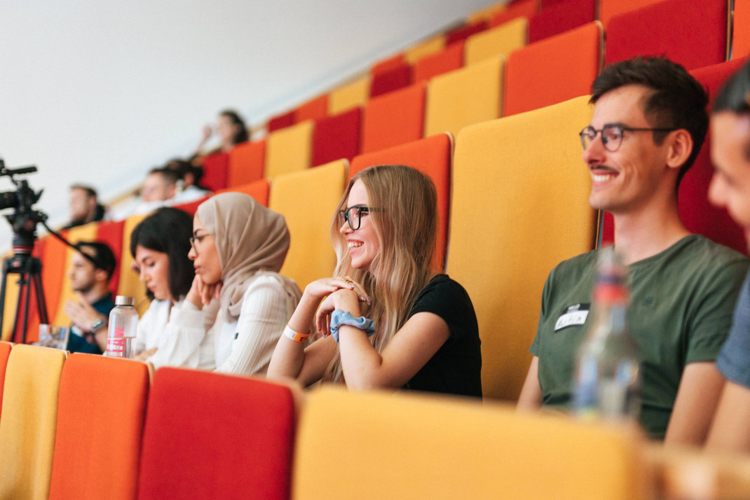 HPI students in the lecture hall